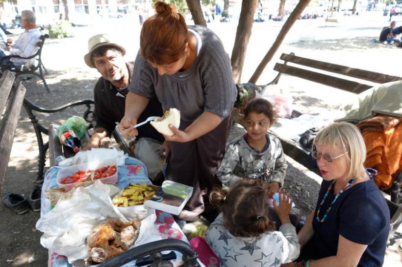 Belgrădenii au sărit în ajutorul refugiaţilor care au ajuns în Capitala Serbiei