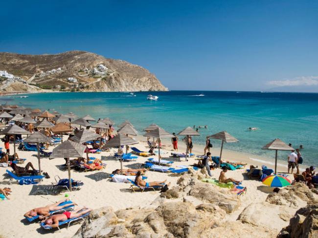 Turismul salvează economia Greciei! Creşterea a depăşit estimările iniţiale