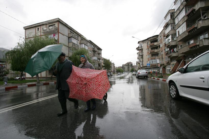 AVERTIZARE NOWCASTING. Cod Galben de ploi, grindină și vijelii în județul Cluj