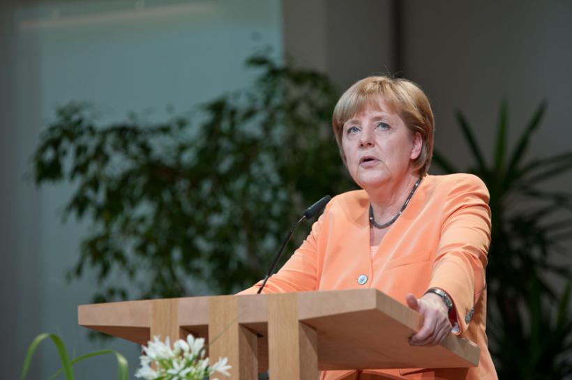 Angela Merkel, acuzată că a încurajat refugiaţii să-şi rişte viaţa în încercarea de a ajunge în Europa