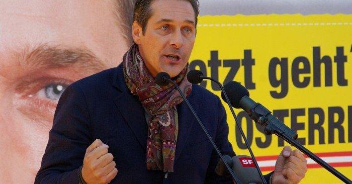 Liderul extremei drepte din Austria acuză SUA și NATO pentru criza refugiaților din Europa