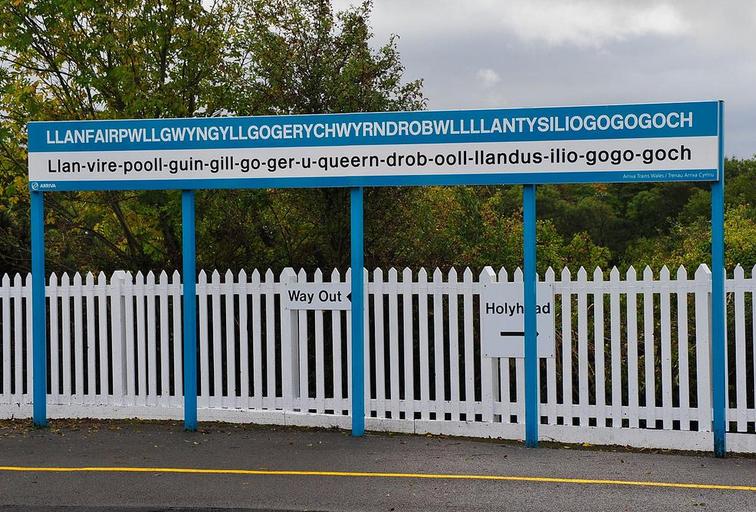 Numele unui oraş din Ţara Galilor, aproape imposibil de pronunţat - VIDEO