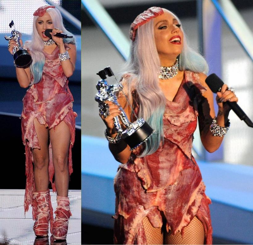 Ce se va întâmpla cu rochia din carne crudă a cântăreţei Lady Gaga
