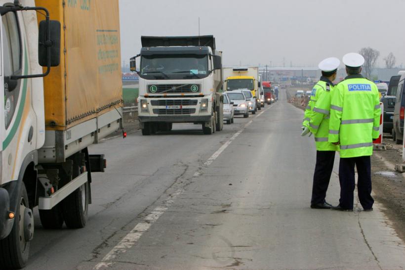Traficul rutier este oprit pe DN7 Pitești - Râmnicu Vâlcea