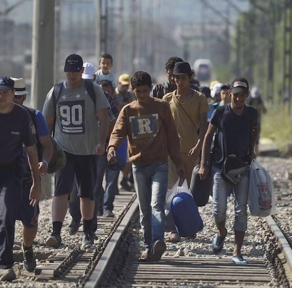 Germania avertizează: Refugiaţii nu pot alege în ce ţară a UE să se stabilească!