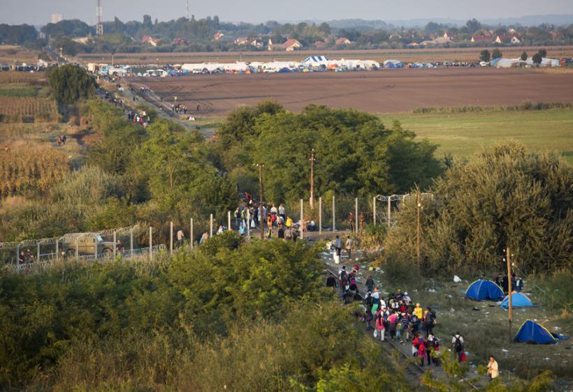 Poliţia ungară a închis punctul de trecerea frontierei cu Serbia de la Roszke