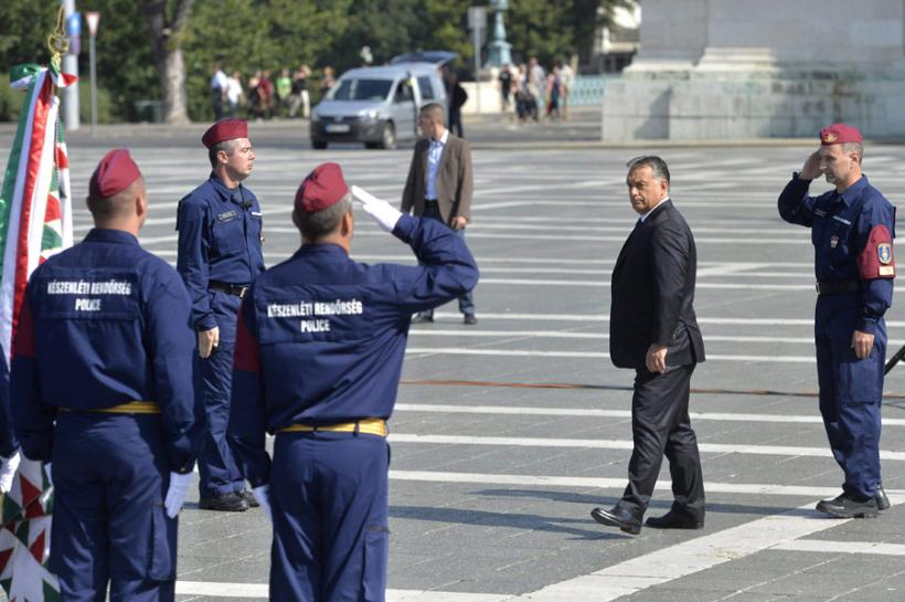 Viktor Orban trimite încă 900 de poliţişti la graniţa cu Serbia