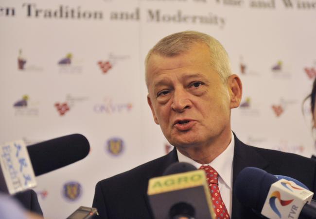 UPDATE - Sorin Oprescu a fost suspendat din funcţia de primar general