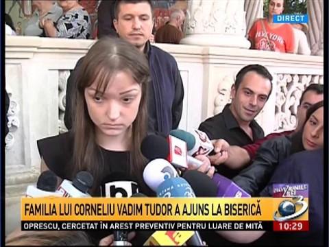 Reactie dura a fiicei lui Vadim la declaratiile lui Gigi Becali: &quot;Îl rugam sa uite de familia Vadim Tudor&quot;
