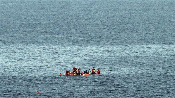Încă un copil înecat după naufragiul unei ambarcațiuni cu refugiați
