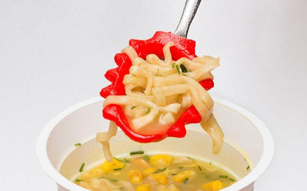 A fost inventată lingura pentru mâncat supa cu tăiţei