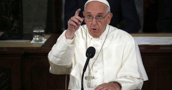 Papa pledează la ONU pentru un acord în vederea combaterii schimbărilor climatice 
