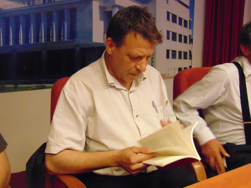 Horia Muntenus: Romanul meu, “Dincolo de stelele reci”, este o pledoarie pentru vindecarea de absurd! 18516151