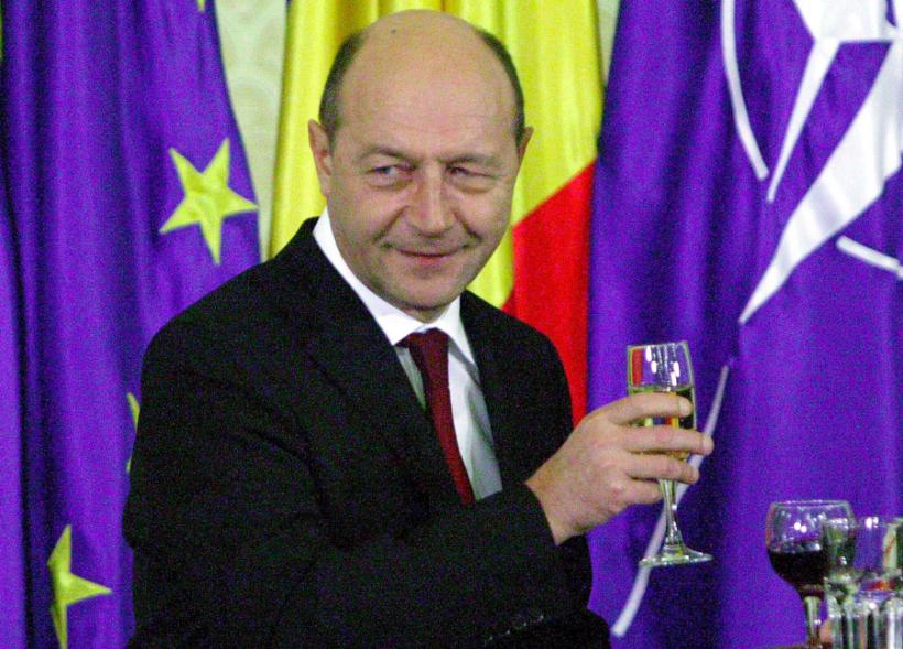 Traian Băsescu scapă de dosarul ”Țigancă împuțită”