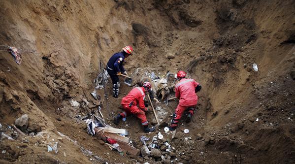 Cel puțin 56 de morți, în urma alunecărilor de teren din Guatemala