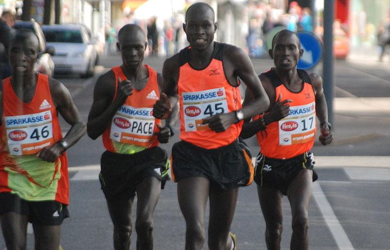 Kenyanul Patrick Kimeli a câştigat Maratornul Internațional București