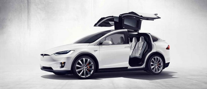 Tesla Motors lansează primul său SUV 100% electric