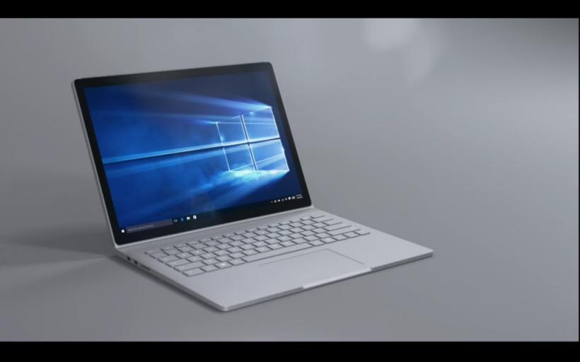 Microsoft a lansat pe piaţă un super laptop
