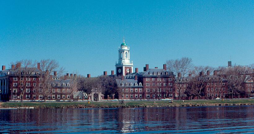 Echipa de dezbateri a Universității Harvard pierde confruntarea în fața unui grup de prizonieri
