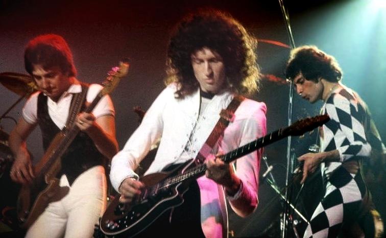 Brian May, legendarul chitarist al celebrei trupe Queen, va concerta în România