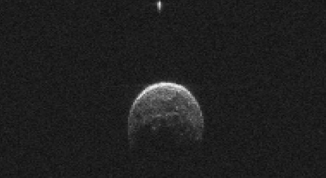 Astronomii români au determinat compoziţia mineralogică a unui asteroid care intersectează orbita Pământului 