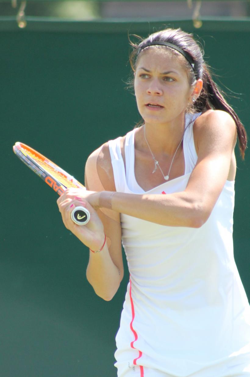 Andreea Mitu a învins-o pe Lucie Safarova în primul tur al turneului WTA de la Linz