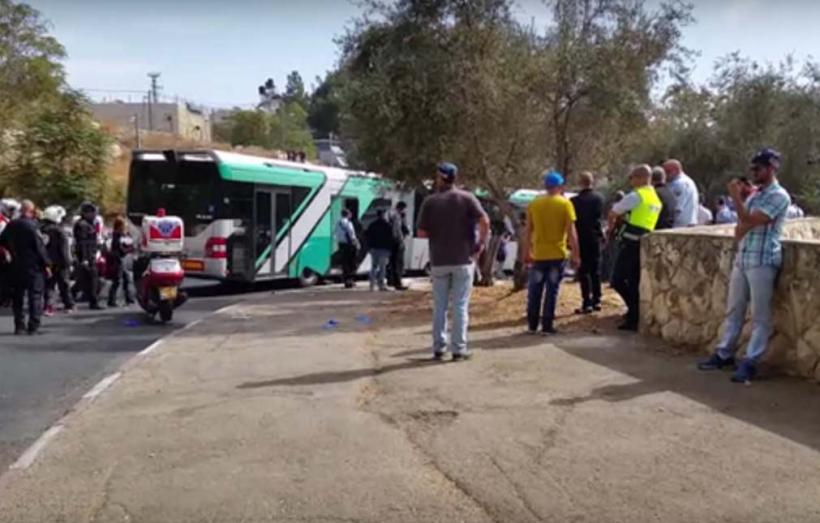 VIDEO - Cel puţin două persoane au fost ucise şi câteva rănite într-o serie de atacuri palestiniene în Israel 
