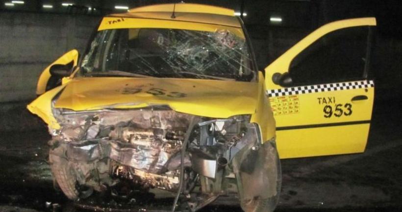 Accident TERIBIL provocat de un taximetrist. 5 persoane au fost ranite, între care şi un copil de nouă ani