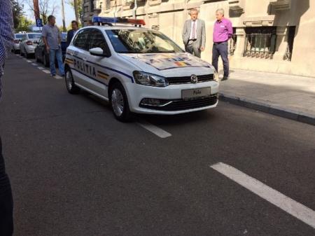 INCREDIBIL! Suma infimă pentru care Dacia a pierdut licitaţia cu Poliţia Română şi cum a câştigat Volkswagen 