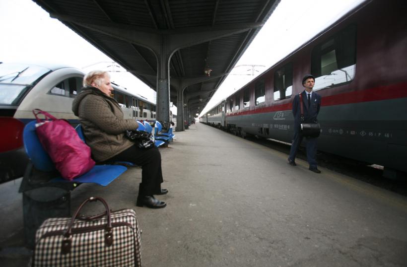 România trece la ora de iarnă în 25 octombrie; mersul trenurilor nu se modifică 