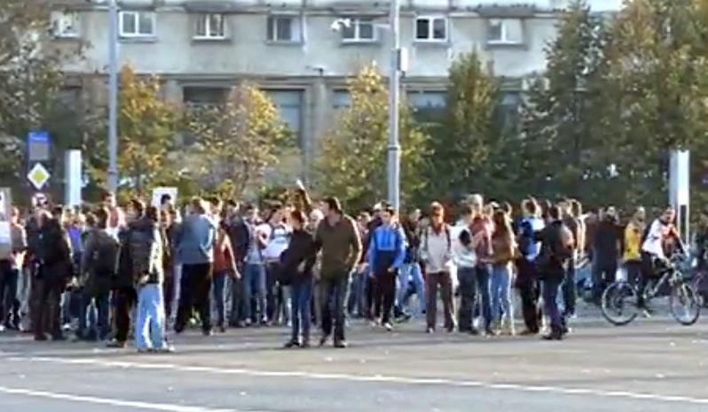 Marş de protest în Bucureşti, se cere demisia lui Gabriel Oprea