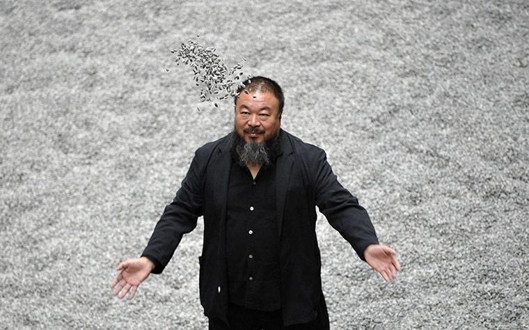 Artistul chinez Ai Weiwei va realiza un proiect din piese de Lego