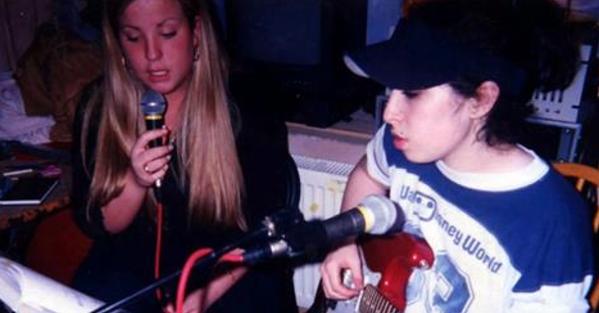 Cu ce gen muzical a debutat Amy Winehouse