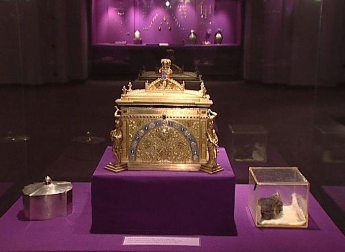 Eveniment - Ceremonia întoarcerii inimii Reginei Maria, marţi, în faţa Muzeului de Istorie 