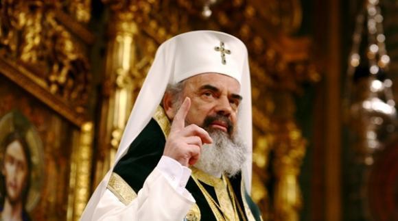 Patriarhul Daniel, în urma incendiului din Capitală: Să unim rugăciunea cu fapta milostivă!