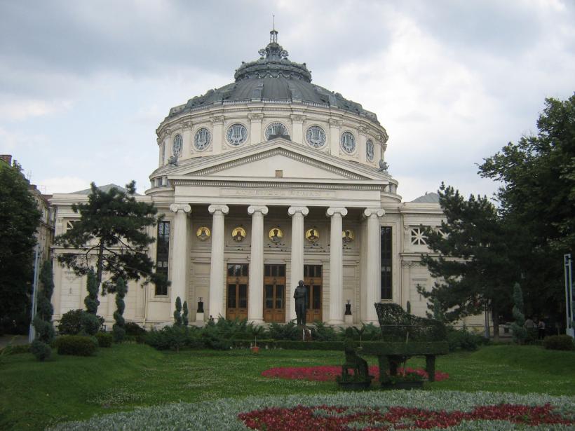 Opera Națională București își suspendă reprezentațiile, ca semn de respect față de victimele incendiului din Colectiv