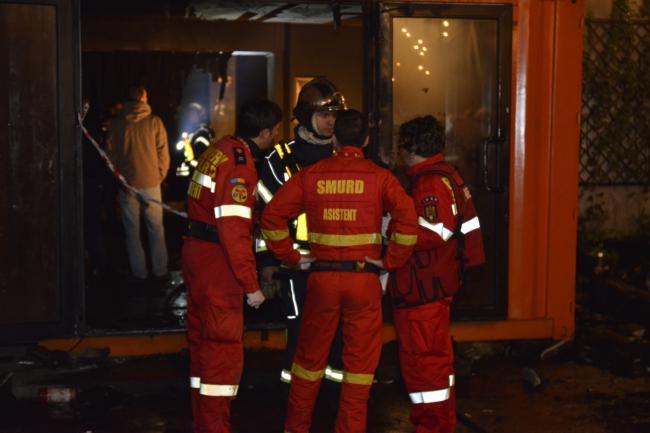 ALERTA. Incendiu in Clubul Colectiv. Inca o victima a MURIT la Spitalul de Arsi. Bilantul a urcat la 31 de morti