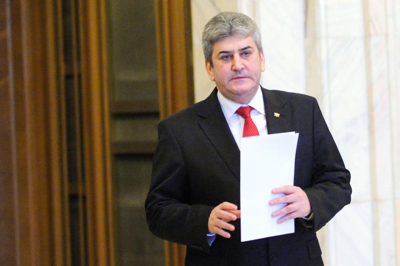 Gabriel Oprea a demisionat din Guvern; demisia a ajuns la Senat 