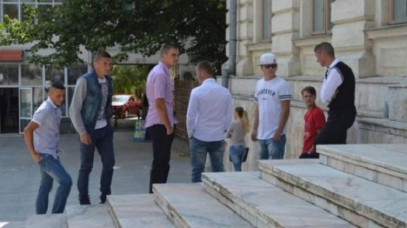 Procurorul care nu a contestat eliberarea tinerilor din Vaslui acuzaţi de viol scapă de sancţiunea CSM 