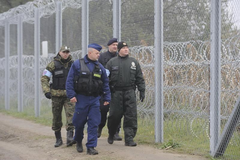 Garduri la frontiere: Ungaria acuză Uniunea Europeană de 'ipocrizie' 