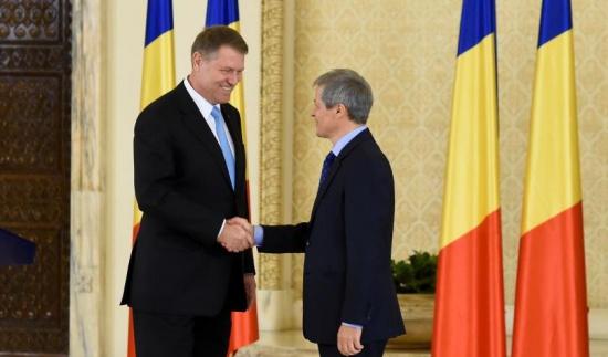 Premierul Dacian Cioloş şi-a preluat mandatul