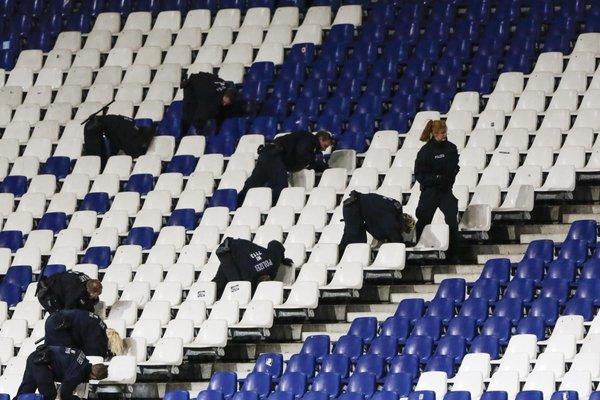 VIDEO - GERMANIA ÎN ALERTĂ! Stadionul din Hanovra, evacuat după ce a fost găsit un obiect suspect