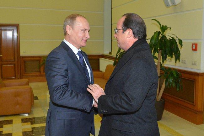 Vladimir Putin a fost sunat de Francois Hollande. Cei doi vor să îşi coordoneze acţiunile împotriva terorismului din Siria