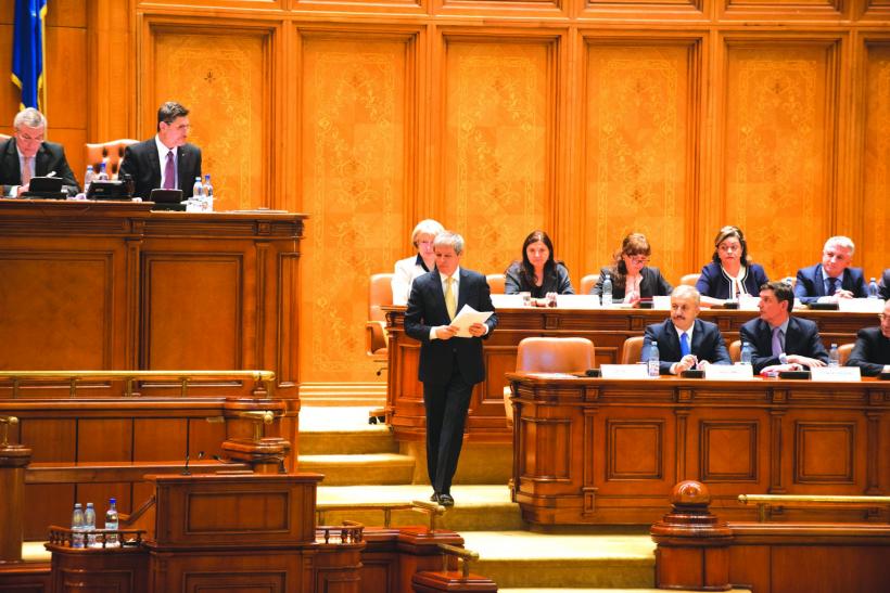  Cabinetul lui Dacian Cioloş, prins între temerile şi speranţele Parlamentului