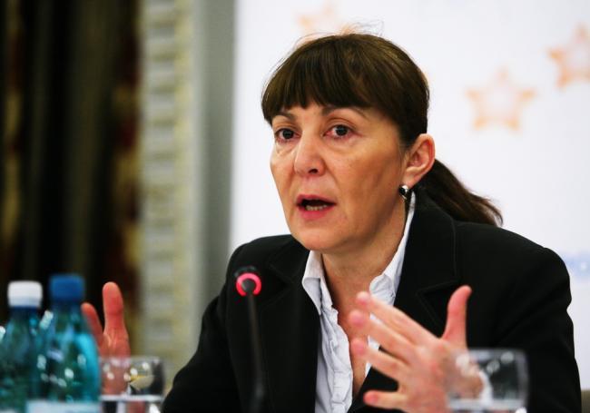 Monica Macovei: Îi cer ministrului Curaj să aibă curajul să-i retragă titlul de doctor lui Victor Ponta
