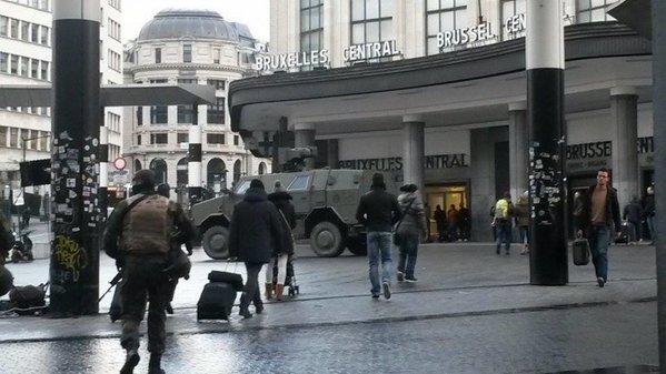 Autorităţile belgiene caută circa zece terorişti puternic înarmaţi 