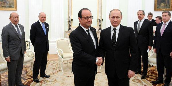 Hollande cere la Moscova crearea unei 'mari coaliţii' împotriva Statul Islamic; Putin, dispus să coopereze 