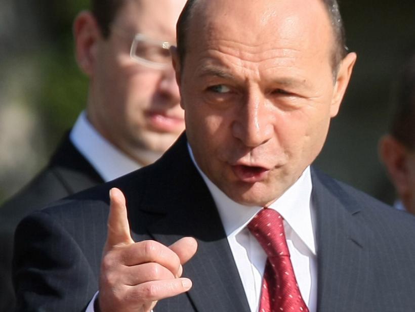 Instanţa decide pe 4 decembrie dacă redeschide dosarul 'Demisia în cinci minute' al lui Băsescu 