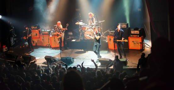 Trupa 'Eagles of Death Metal' vrea să fie prima care concertează la redeschiderea sălii Bataclan 