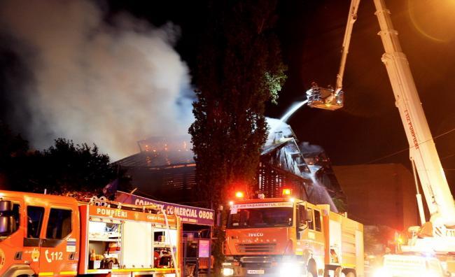 Incendiu in Vrancea. O casa cu 2 adulţi şi 4 copii in interior a luat foc